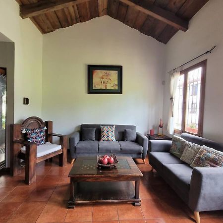 Amplia Casa Antigua Guatemala Con Pergola Y Jardin Villa Eksteriør billede