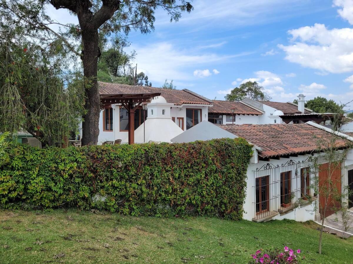 Amplia Casa Antigua Guatemala Con Pergola Y Jardin Villa Eksteriør billede