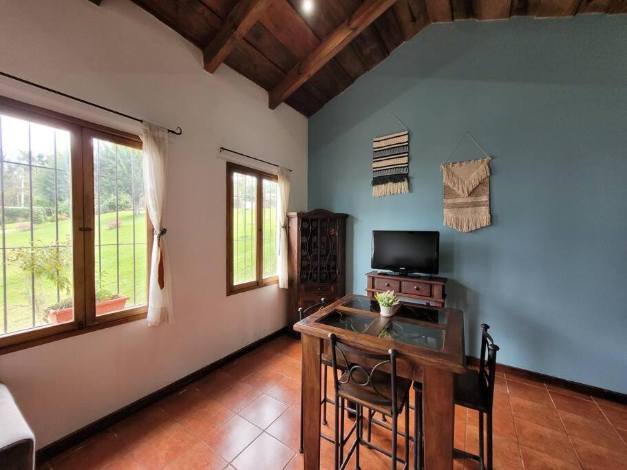 Amplia Casa Antigua Guatemala Con Pergola Y Jardin Villa Eksteriør billede