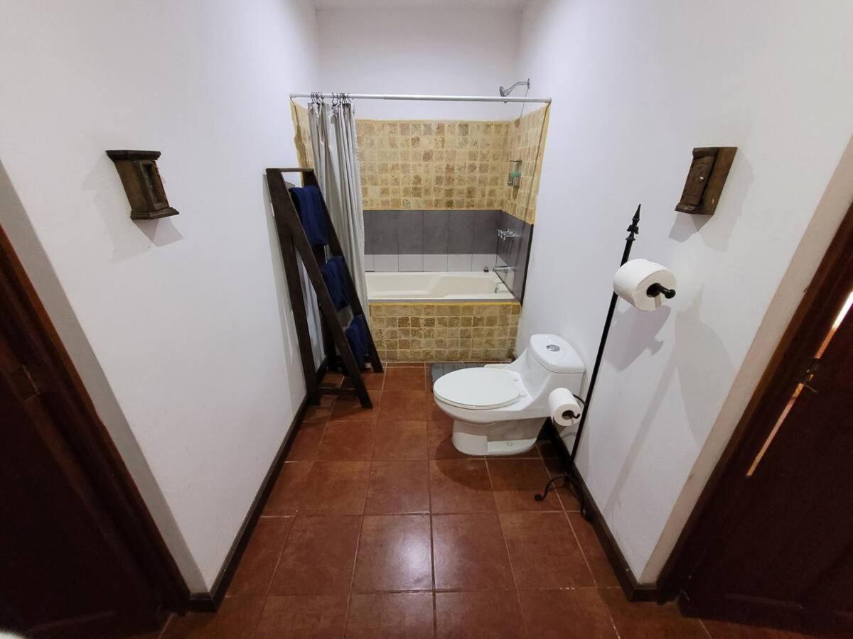 Amplia Casa Antigua Guatemala Con Pergola Y Jardin Villa Eksteriør billede