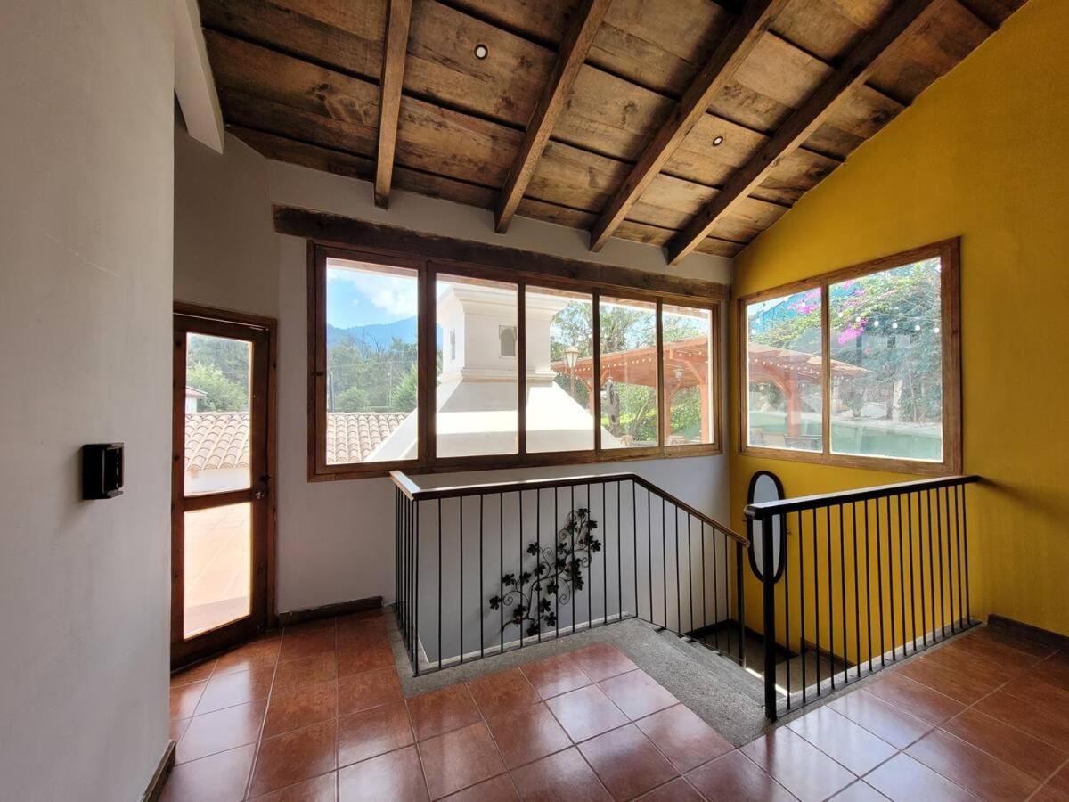Amplia Casa Antigua Guatemala Con Pergola Y Jardin Villa Eksteriør billede