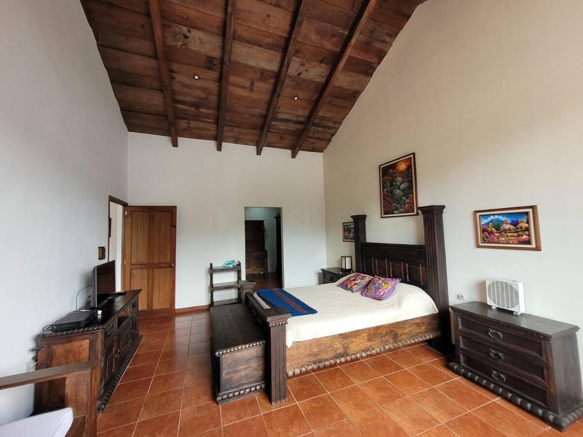 Amplia Casa Antigua Guatemala Con Pergola Y Jardin Villa Eksteriør billede
