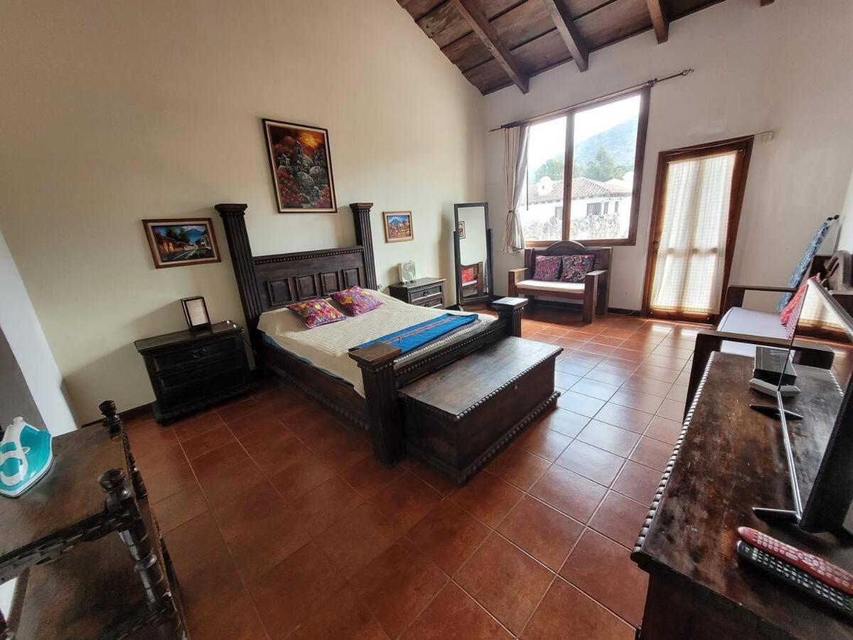 Amplia Casa Antigua Guatemala Con Pergola Y Jardin Villa Eksteriør billede