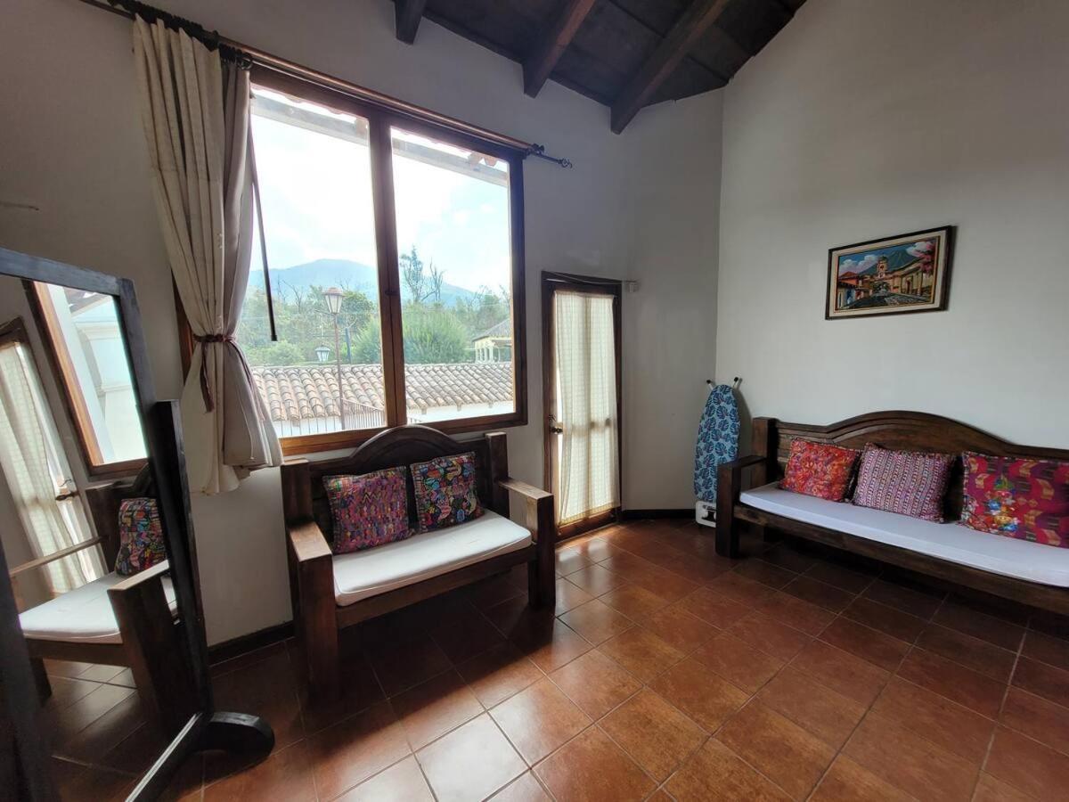 Amplia Casa Antigua Guatemala Con Pergola Y Jardin Villa Eksteriør billede
